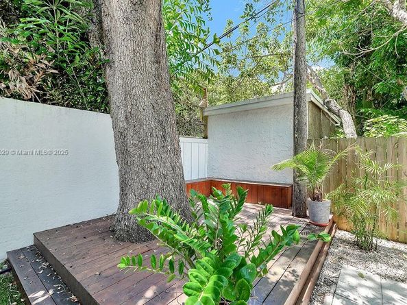 150 NE 50th Ter, Miami FL 33137