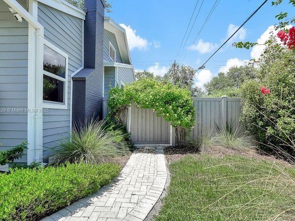 150 NE 50th Ter, Miami FL 33137