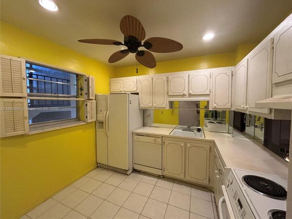 151 Berkley Rd 112, Hollywood FL 33024