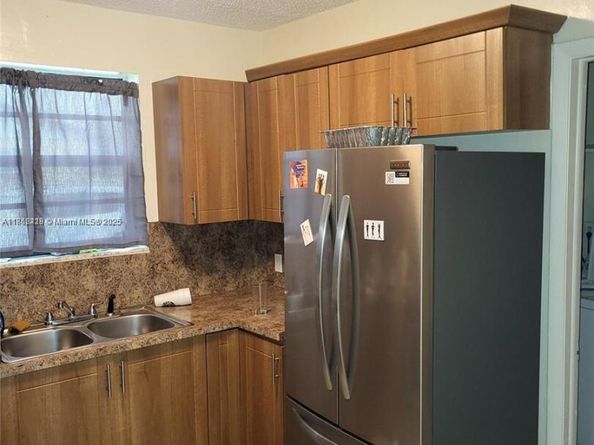 3420 NW 213th Ter, Miami Gardens FL 33056