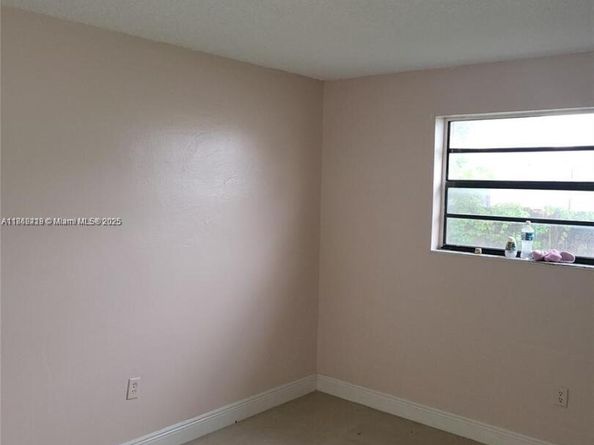 3420 NW 213th Ter, Miami Gardens FL 33056