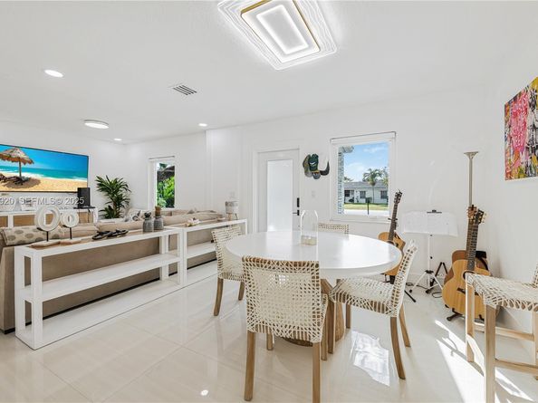 7235 SW 39th, Miami FL 33155