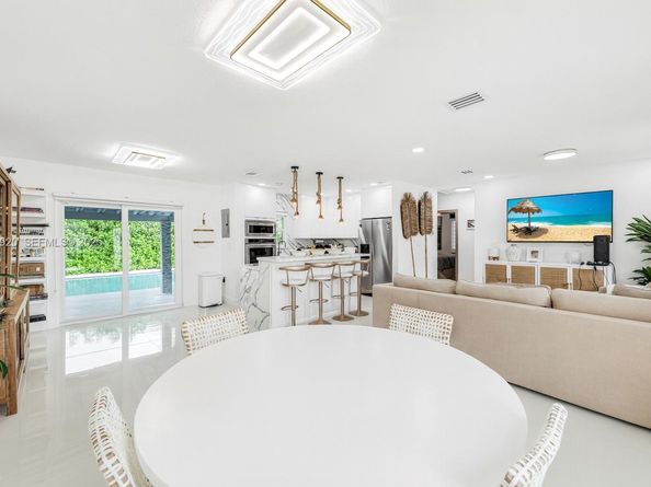 7235 SW 39th, Miami FL 33155