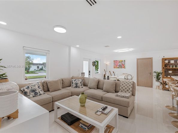 7235 SW 39th, Miami FL 33155