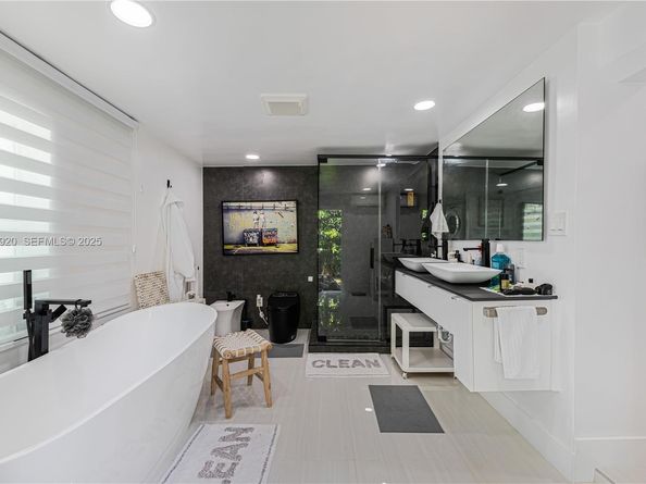 7235 SW 39th, Miami FL 33155