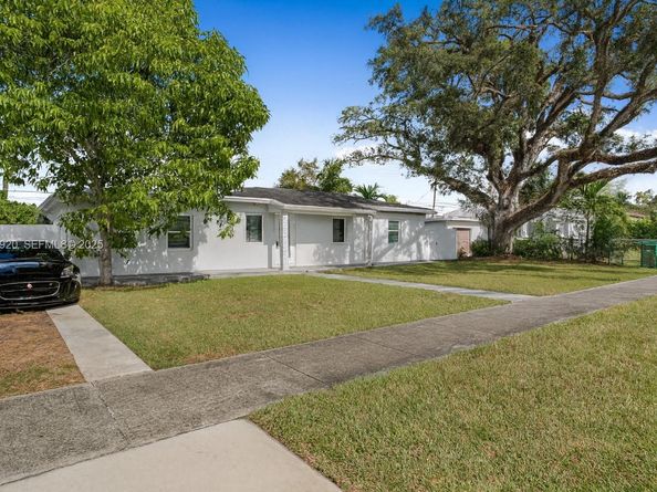 7235 SW 39th, Miami FL 33155