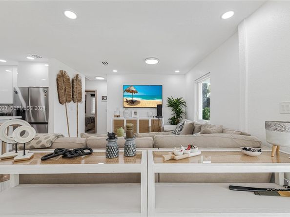 7235 SW 39th, Miami FL 33155