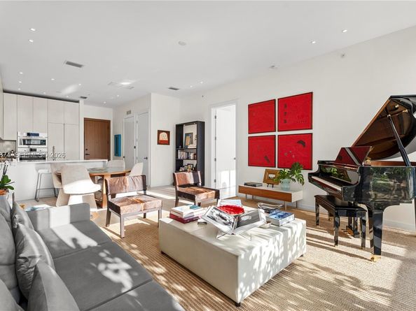 3156 SW 27th Ave 202, Miami FL 33133