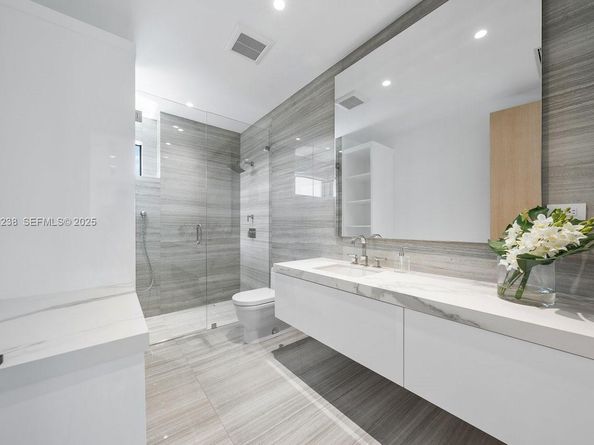 1107 Hillsboro Mile, Hillsboro Beach FL 33062