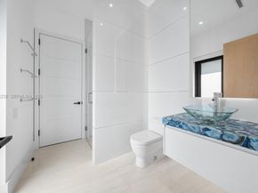 1107 Hillsboro Mile, Hillsboro Beach FL 33062