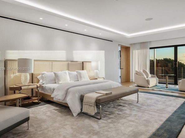 1107 Hillsboro Mile, Hillsboro Beach FL 33062