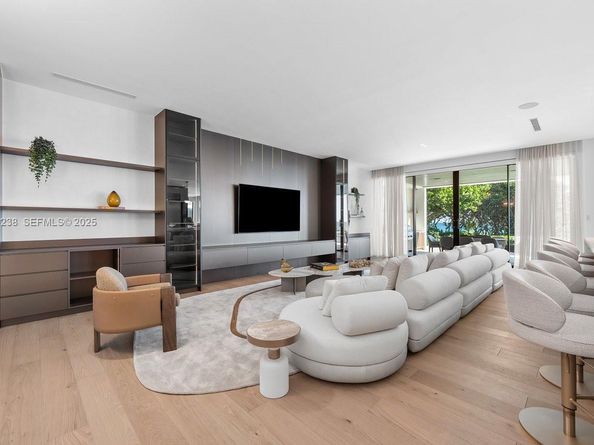 1107 Hillsboro Mile, Hillsboro Beach FL 33062