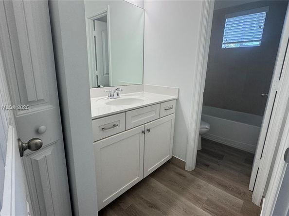 1121 Vermilion Dr, West Palm Beach FL 33461