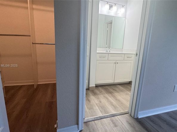 1121 Vermilion Dr, West Palm Beach FL 33461