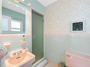 Undisclosed Address #A11795485, Fort Lauderdale FL 33316