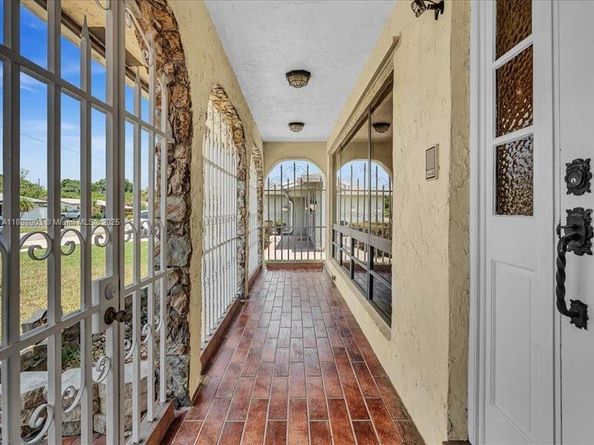 1300 SW 32nd St, Fort Lauderdale FL 33315