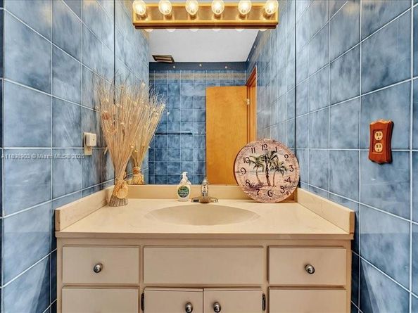 1300 SW 32nd St, Fort Lauderdale FL 33315