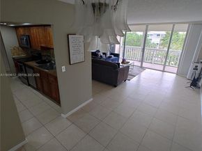 7051 Environ Blvd 433, Lauderhill FL 33319