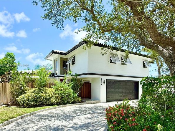 2216 NE 18th Ave, Wilton Manors FL 33305