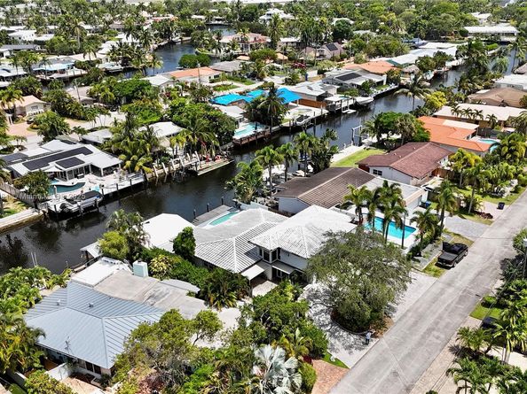 2216 NE 18th Ave, Wilton Manors FL 33305
