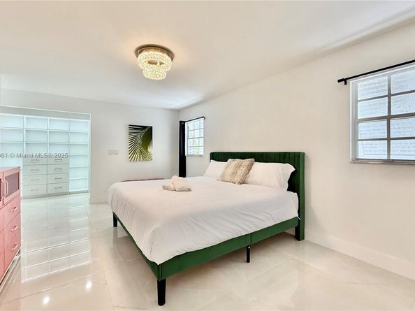 2216 NE 18th Ave, Wilton Manors FL 33305