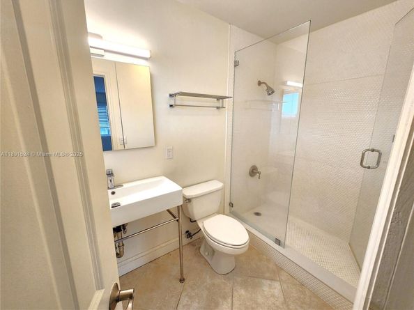 2881 NE 32nd St 221, Fort Lauderdale FL 33306