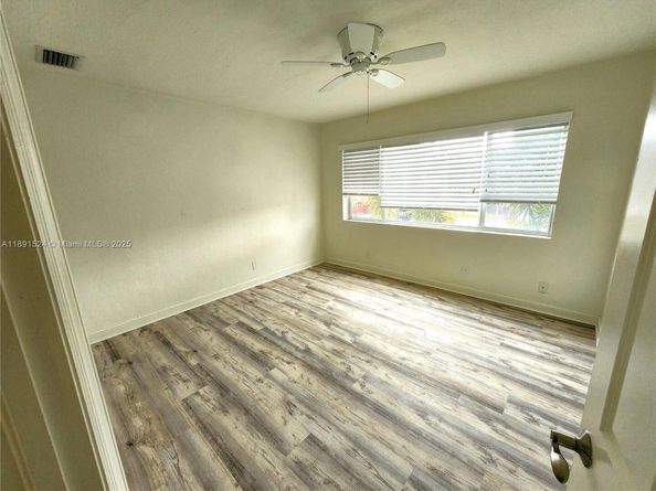2881 NE 32nd St 221, Fort Lauderdale FL 33306