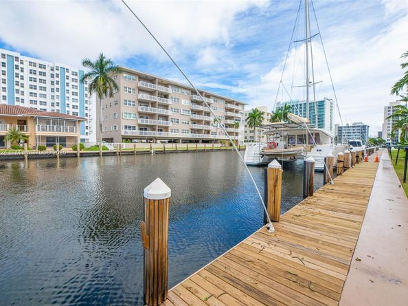 2881 NE 32nd St 221, Fort Lauderdale FL 33306