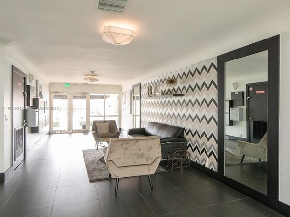 2881 NE 32nd St 221, Fort Lauderdale FL 33306