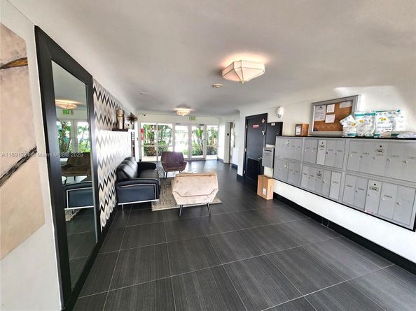 2881 NE 32nd St 221, Fort Lauderdale FL 33306