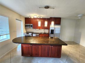 2881 NE 32nd St 221, Fort Lauderdale FL 33306
