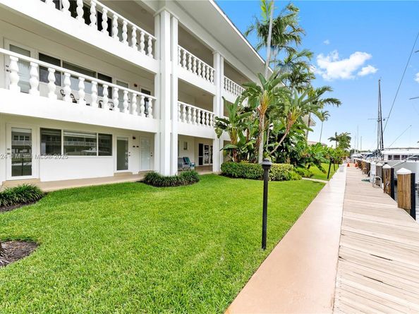 2881 NE 32nd St 221, Fort Lauderdale FL 33306