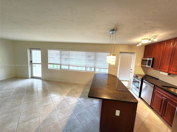 2881 NE 32nd St 221, Fort Lauderdale FL 33306