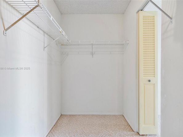 600 Parkview Dr 625, Hallandale Beach FL 33009