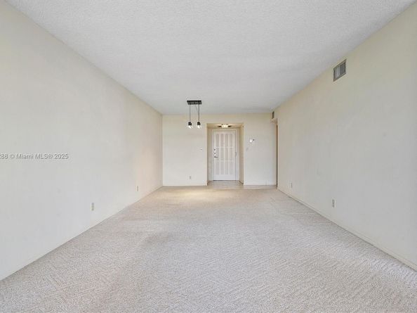 600 Parkview Dr 625, Hallandale Beach FL 33009