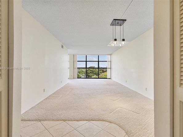 600 Parkview Dr 625, Hallandale Beach FL 33009