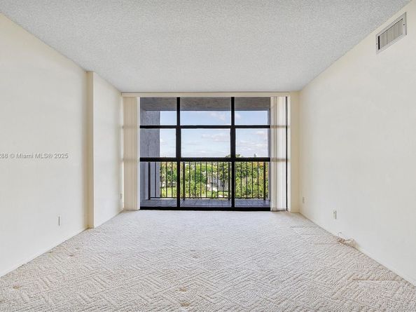 600 Parkview Dr 625, Hallandale Beach FL 33009