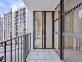 600 Parkview Dr 625, Hallandale Beach FL 33009