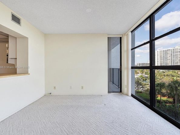 600 Parkview Dr 625, Hallandale Beach FL 33009