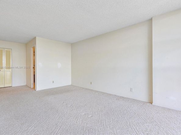 600 Parkview Dr 625, Hallandale Beach FL 33009
