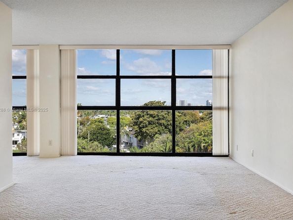 600 Parkview Dr 625, Hallandale Beach FL 33009