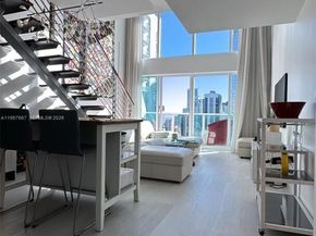 41 SE 5th St 2004, Miami FL 33131
