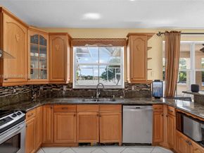 1162 Fairfield Meadows Dr, Weston FL 33327