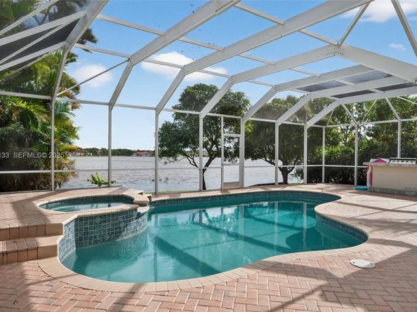 1162 Fairfield Meadows Dr, Weston FL 33327