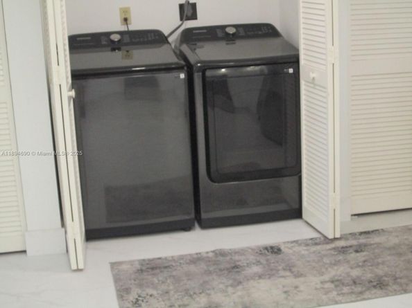 150 S Hollybrook Ter 303, Pembroke Pines FL 33025