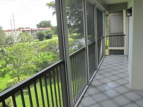 150 S Hollybrook Ter 303, Pembroke Pines FL 33025