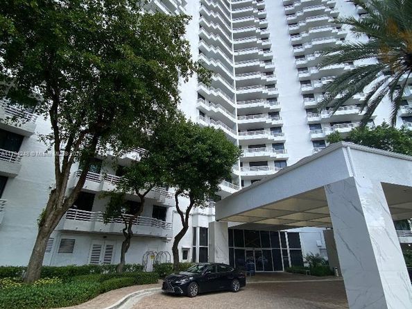 3300 NE 192nd St 612, Aventura FL 33180