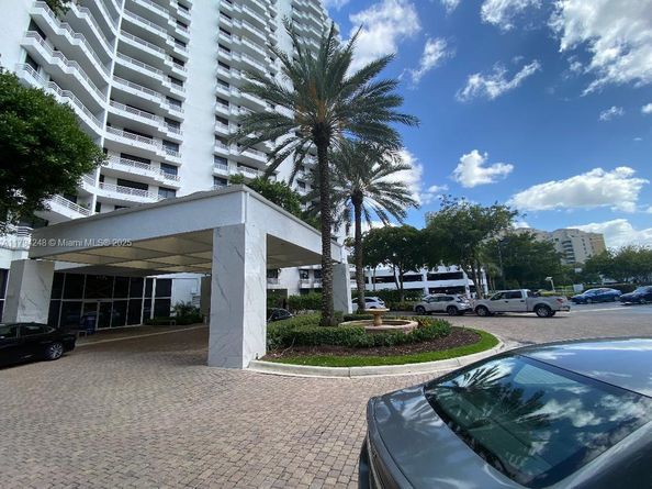 3300 NE 192nd St 612, Aventura FL 33180
