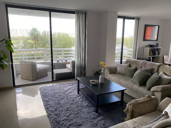 3300 NE 192nd St 612, Aventura FL 33180