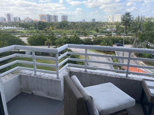 3300 NE 192nd St 612, Aventura FL 33180